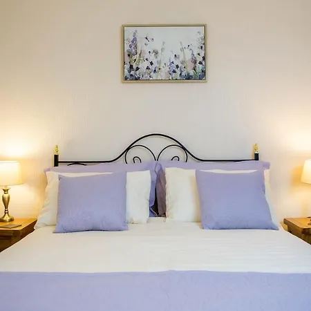Awel Taf- Central Cottage Ideal For Families, With Parking St Clears Extérieur photo