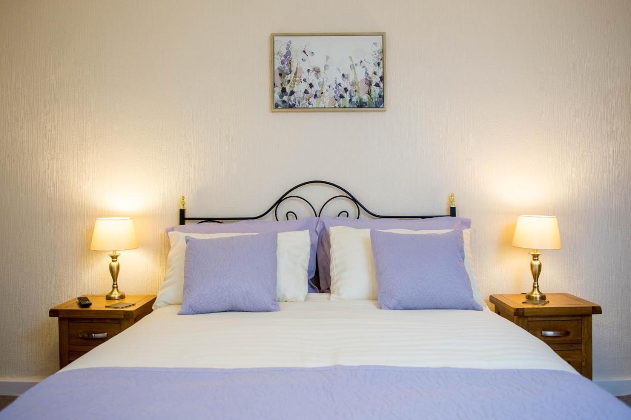 Awel Taf- Ideal For Families, With Parking * St Clears